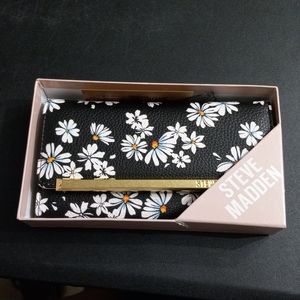 Steve Madden wallet size purse